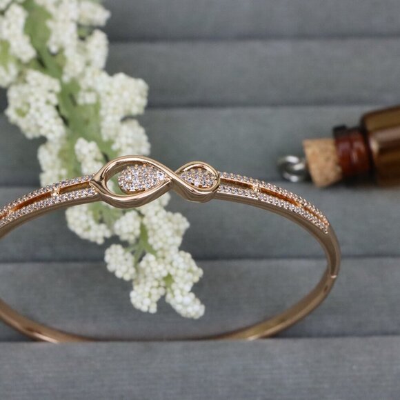 Elegant Rose Gold Infinity Design Bangle with Sparkling Stones, XPBL0489 - Picture 8 of 11